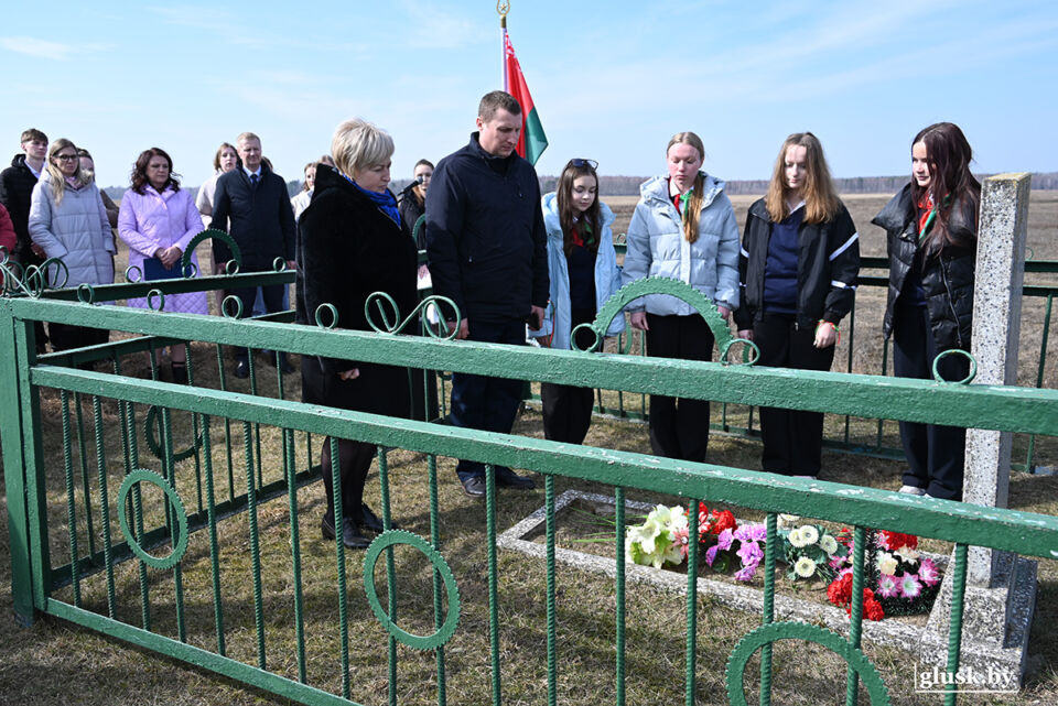 Накануне Дня памяти жертв Хатыни и сожженных белорусских деревень глусчане вспоминают трагические события Великой Отечественной войны